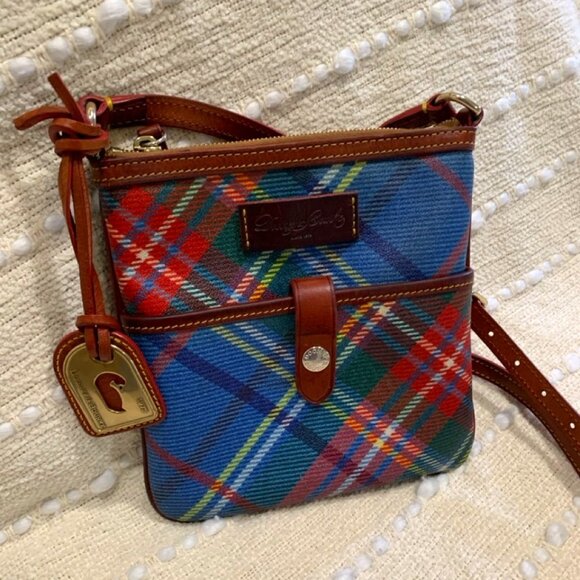 Dooney & Bourke Letter Carrier Handbag Tartan Plaid Crossbody EXCELLENT COND. - Picture 1 of 12